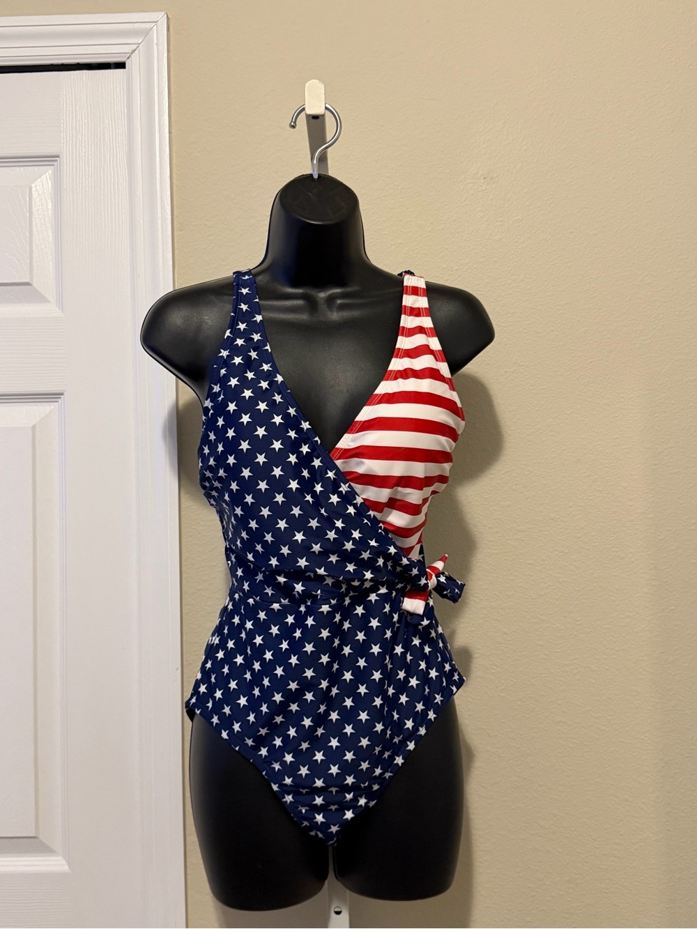 Women’s Outdoor Oasis Red White and Blue Swimsuit Size Small